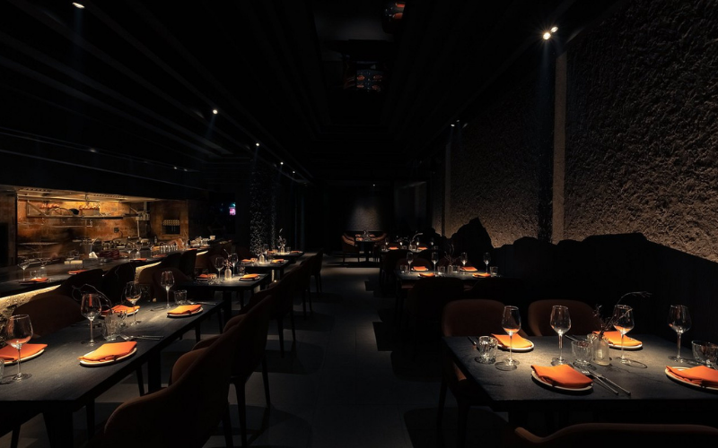 Esta Saigon - Nhà Hàng Fine Dining Hiện Đại Giá Cả Hợp Lý